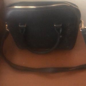 Make An Offer Simple Bee Black double strap purse 👛